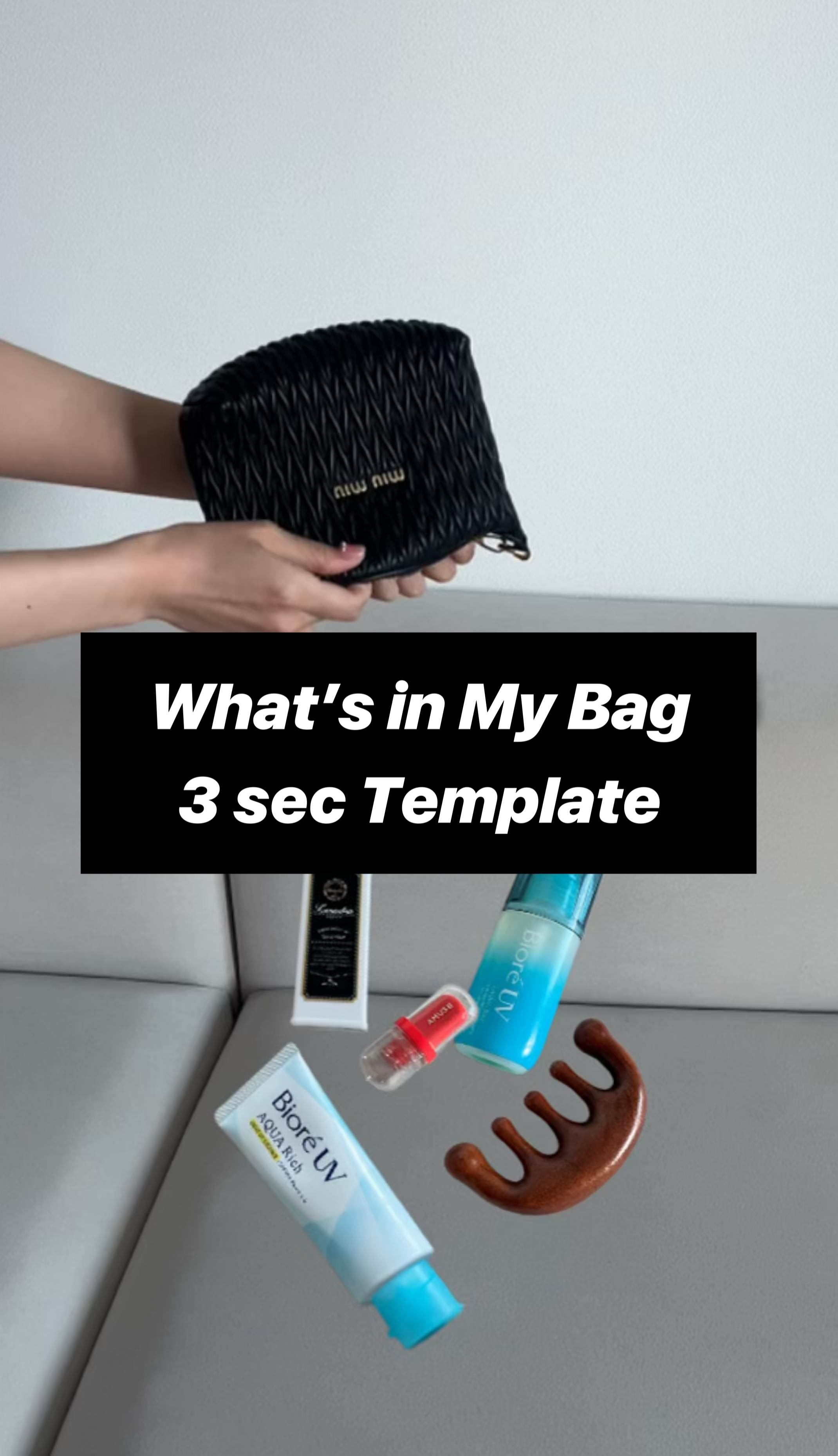 영문_왓츠인마이백_Crop Image.png